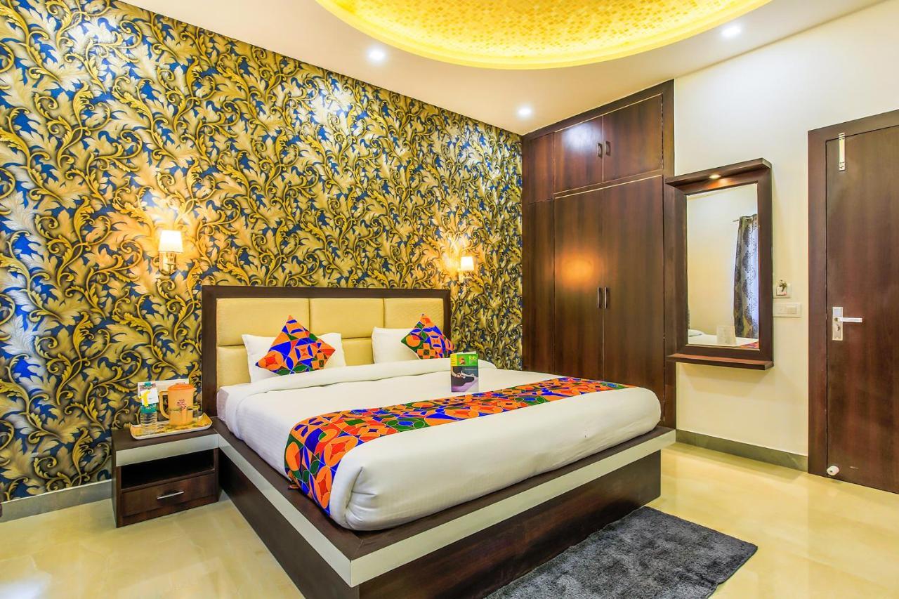 Fabhotel Star Of Taj Restobar Fatehabad Road Agra  Kültér fotó