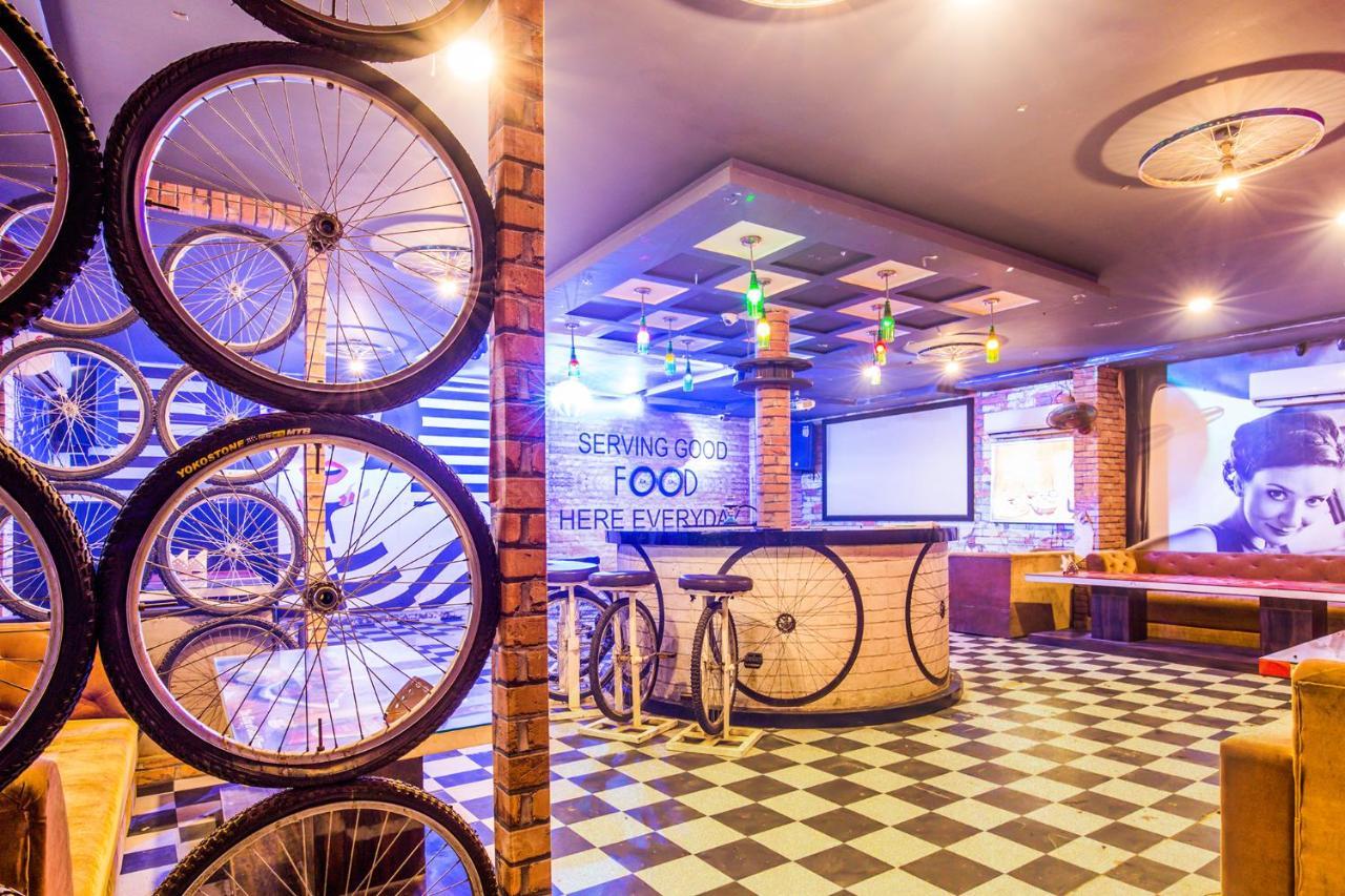 Fabhotel Star Of Taj Restobar Fatehabad Road Agra  Kültér fotó